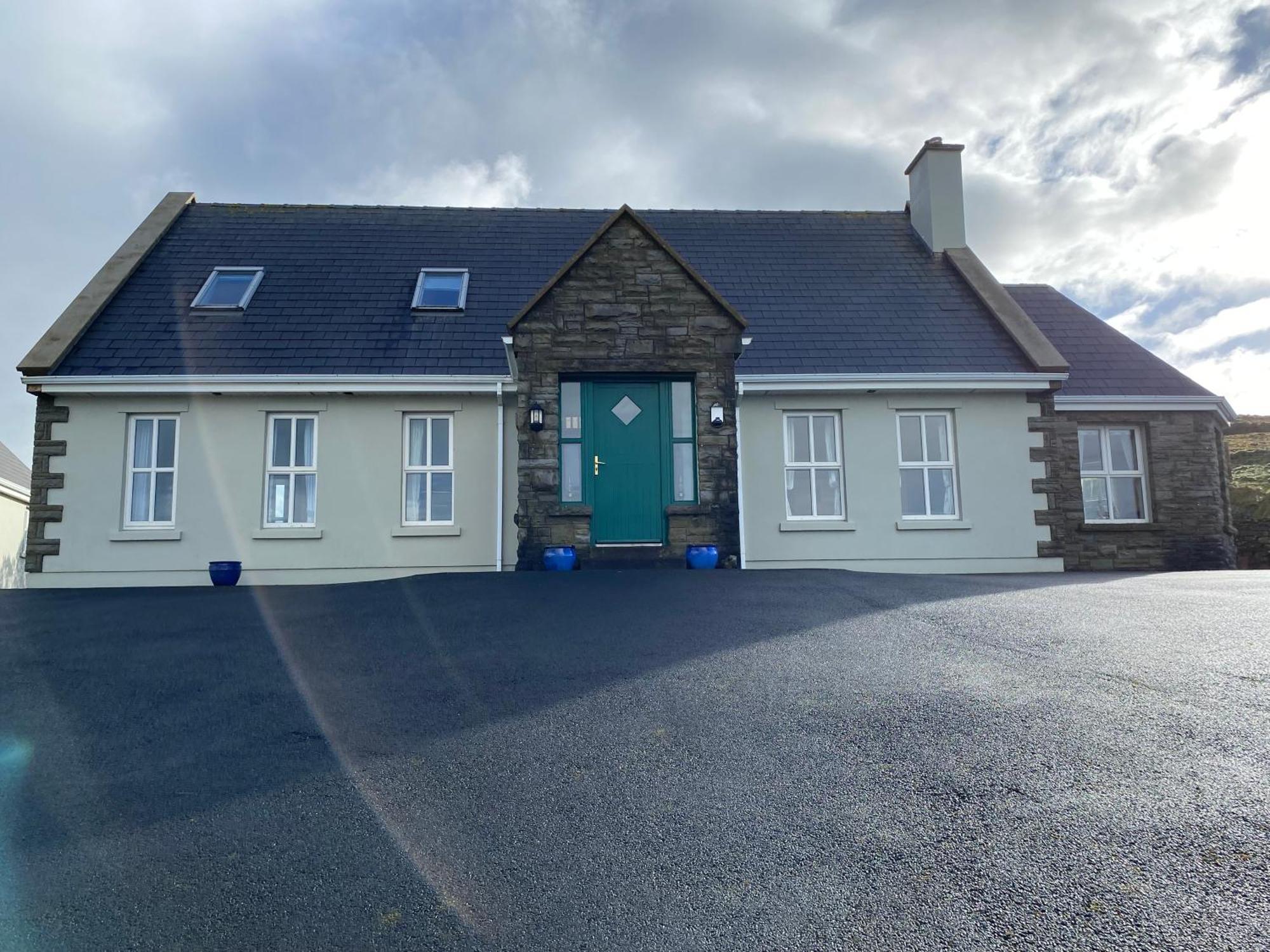 The Cliffs Of Moher House, Holiday home *